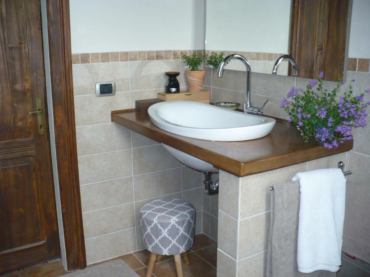 L'Albero Della Gioia Bed and Breakfast Villanova sull'Arda Exteriör bild